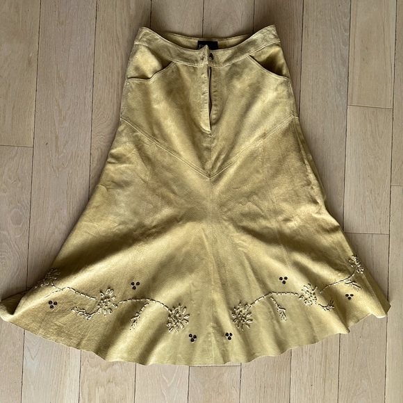 Dresses & Skirts - Beautiful Suede Lined Skirt